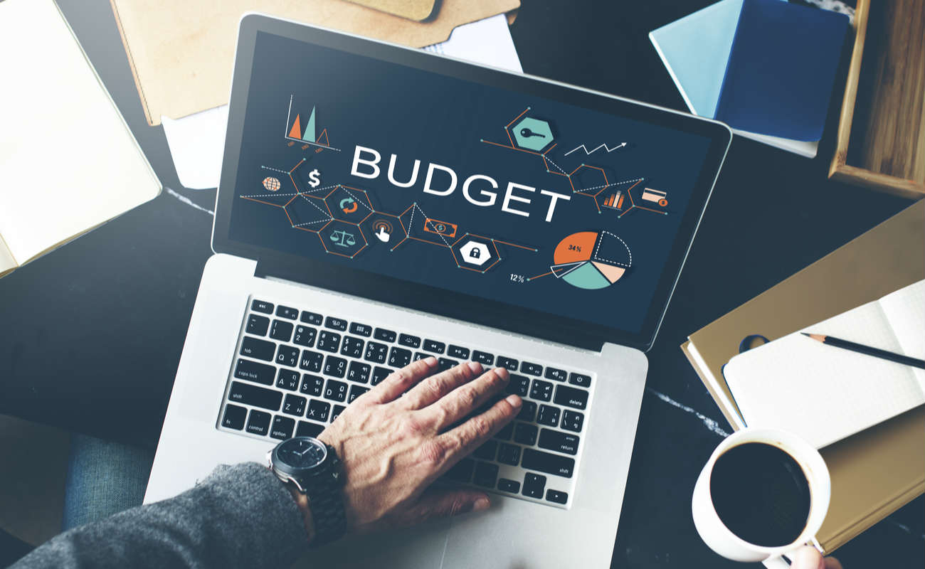 concept of setting a budget online