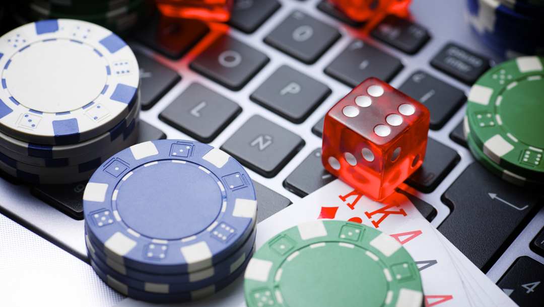 Why Online Gambling Beats Going to a Casino – BetMGM