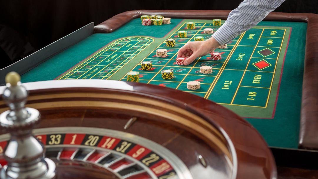 Can You Bet on Black and Red at Same Time in Roulette? – BetMGM